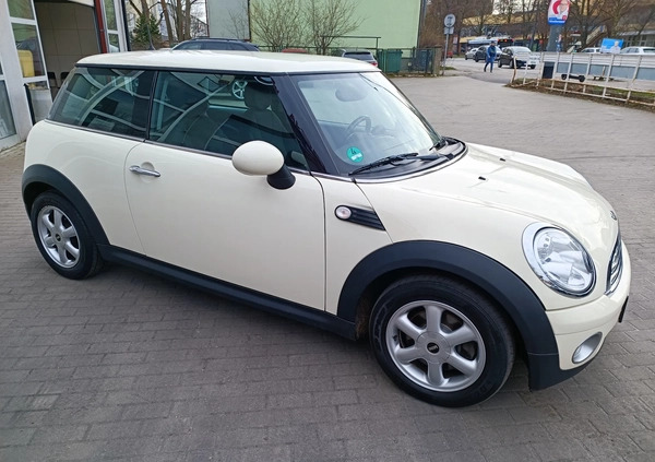 MINI Cooper cena 19900 przebieg: 149324, rok produkcji 2007 z Pyrzyce małe 326
